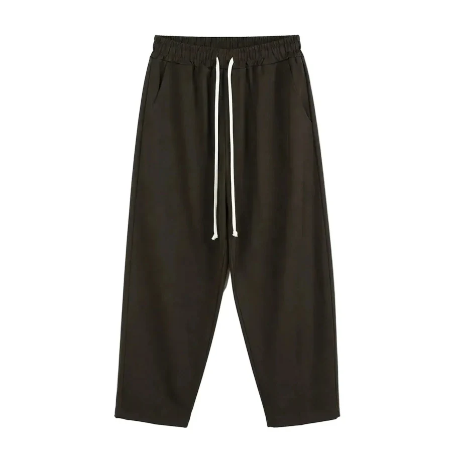 Pantaloni bărbați maro - croială largă (wide leg) cu șnur lung, fotografie de catalog, în catalogul editorial.