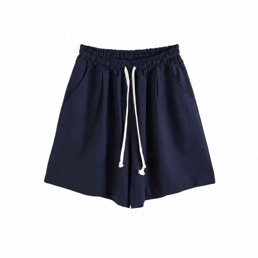 Imagine de prezentare: pantaloni scurți bărbați bleumarin cu șnur lung - flexibilitate și stil; fotografie de catalog.
