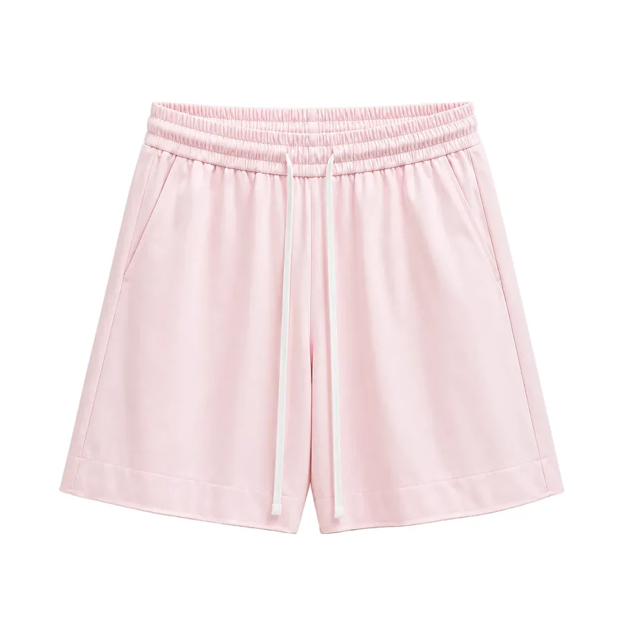 Fotografie de catalog a modelului: pantaloni scurți roz cu șiret lung – 100% bumbac.
