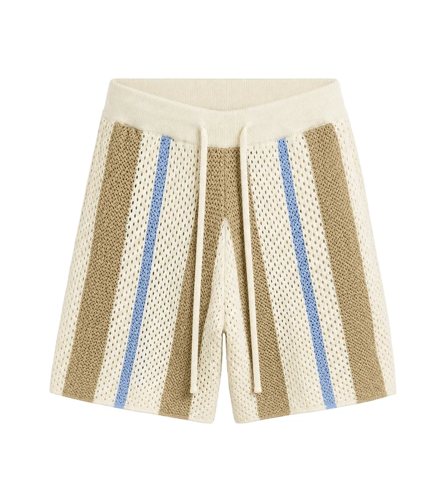 Pantaloni scurți tricotați cu dungi bej și bleu, 100% bumbac, șiret lung — vedere frontală pe umeraș.