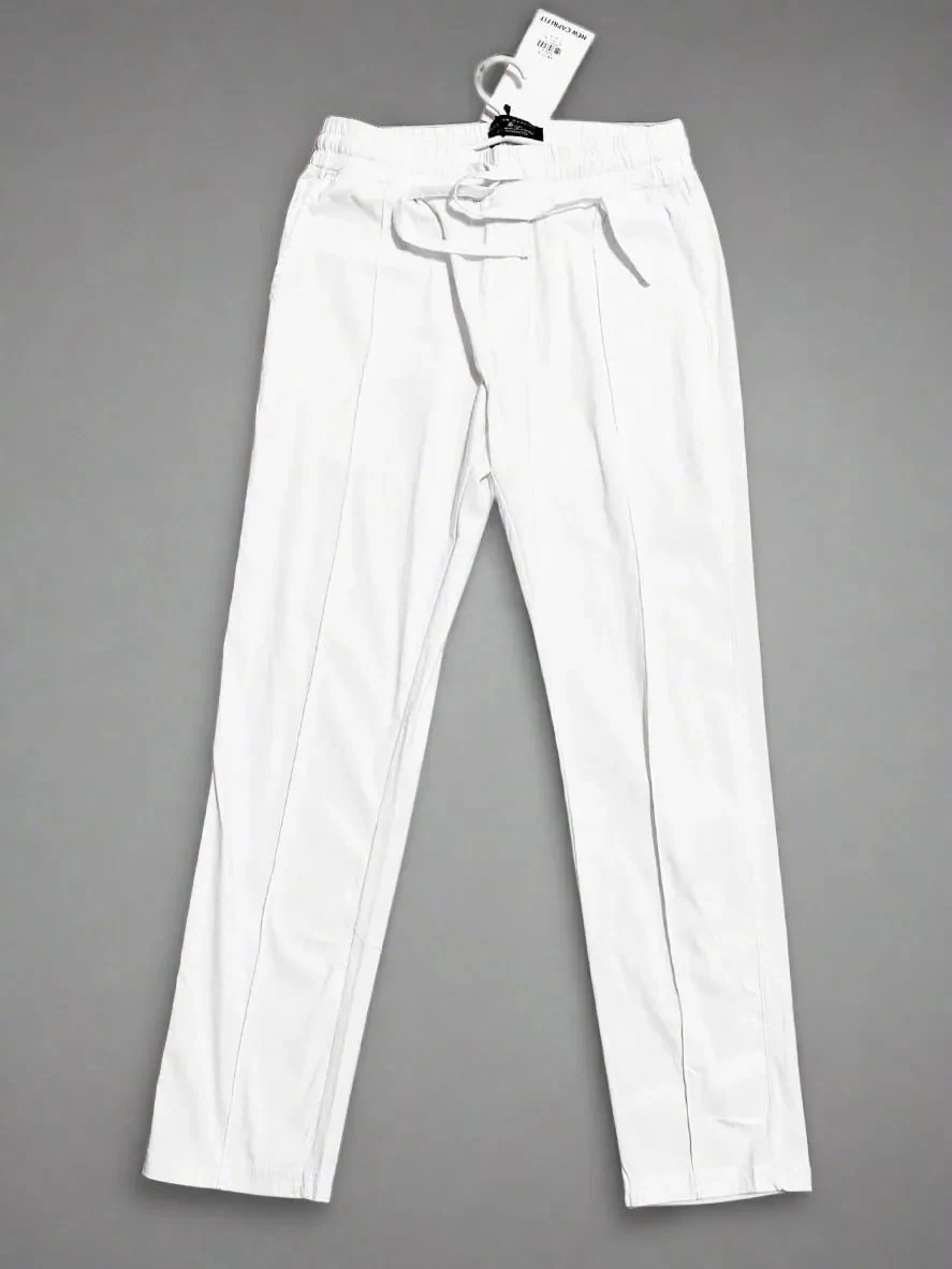 Pantaloni wide leg pentru bărbați albi; fotografie de catalog pentru compararea croielii.