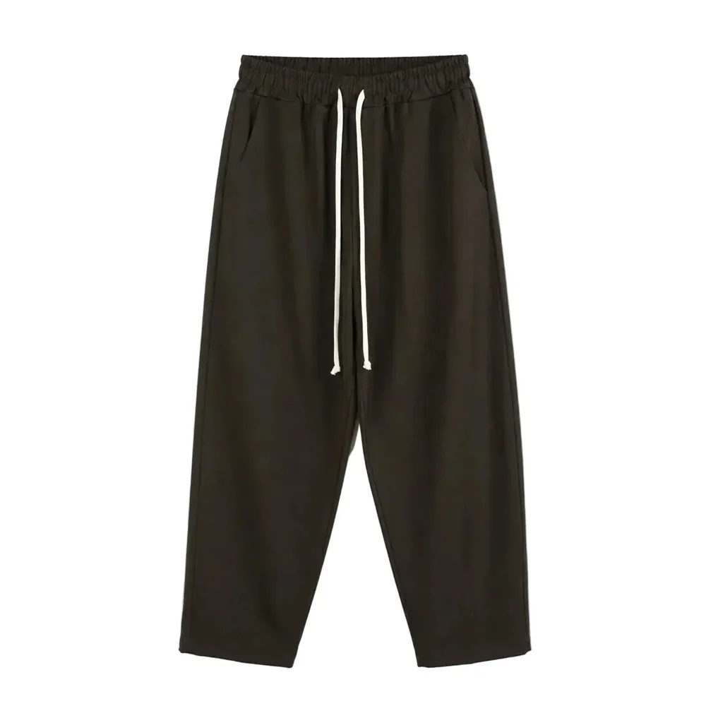 Pantaloni Bărbați Maro - Croială Largă (Wide Leg) cu Șnur Lung — pantaloni wide leg maro pentru bărbați, vedere frontală cu talie elastică — cadrul 2 din galeria editorială.