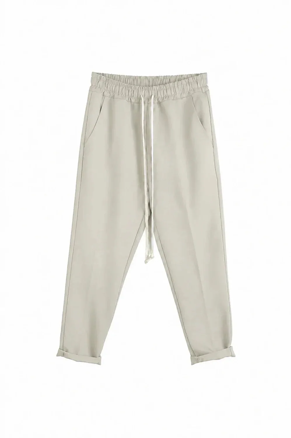 Pantaloni Lungi Slim Bărbați Casual Crem cu Șnur — detaliu talie elastică și șnur la pantalonii slim crem pentru bărbați — cadrul 2 din galeria editorială.