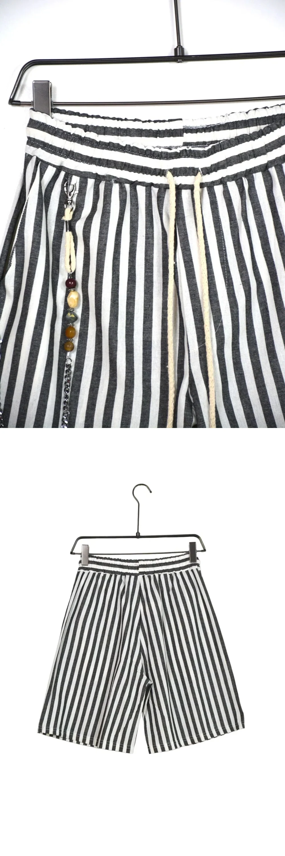 Pantaloni Scurți Bărbați – Dungi Gri, Șiret Maro, Fermoar si Mărgele — model exclusivist de pantaloni cu șnur lung maro și mărgele, culoare gri cu dungi și buzunar cu fermoar — cadrul 2 din galeria editorială.