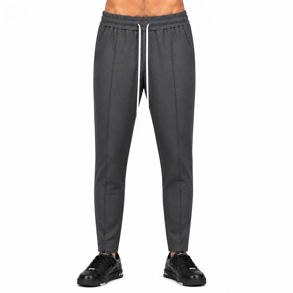 Pantaloni Slim Bărbați Gri Antracit cu Șnur Lung — pantaloni slim bărbați gri antracit cu șnur lung LW3055, purtați de model, vedere frontală — cadrul 2 din galeria editorială.