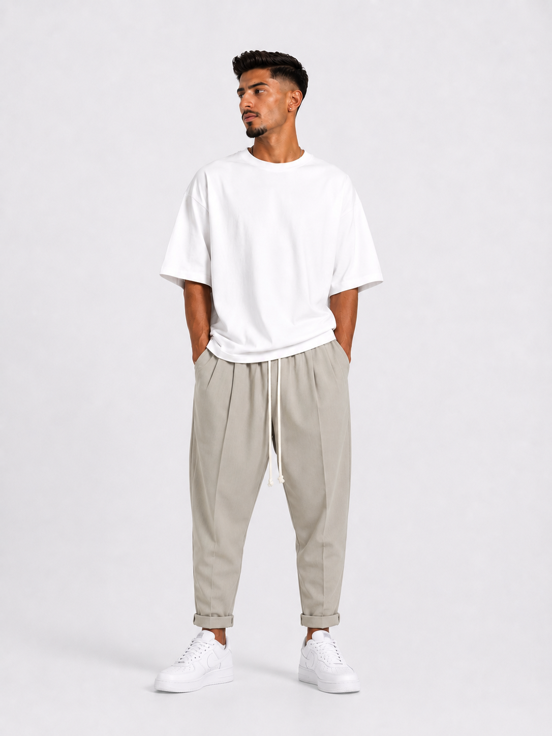 atelier axd barbat pantaloni crem slim siret lung Atelier AXD in tinuta moda urbana cu snur lung vizibil