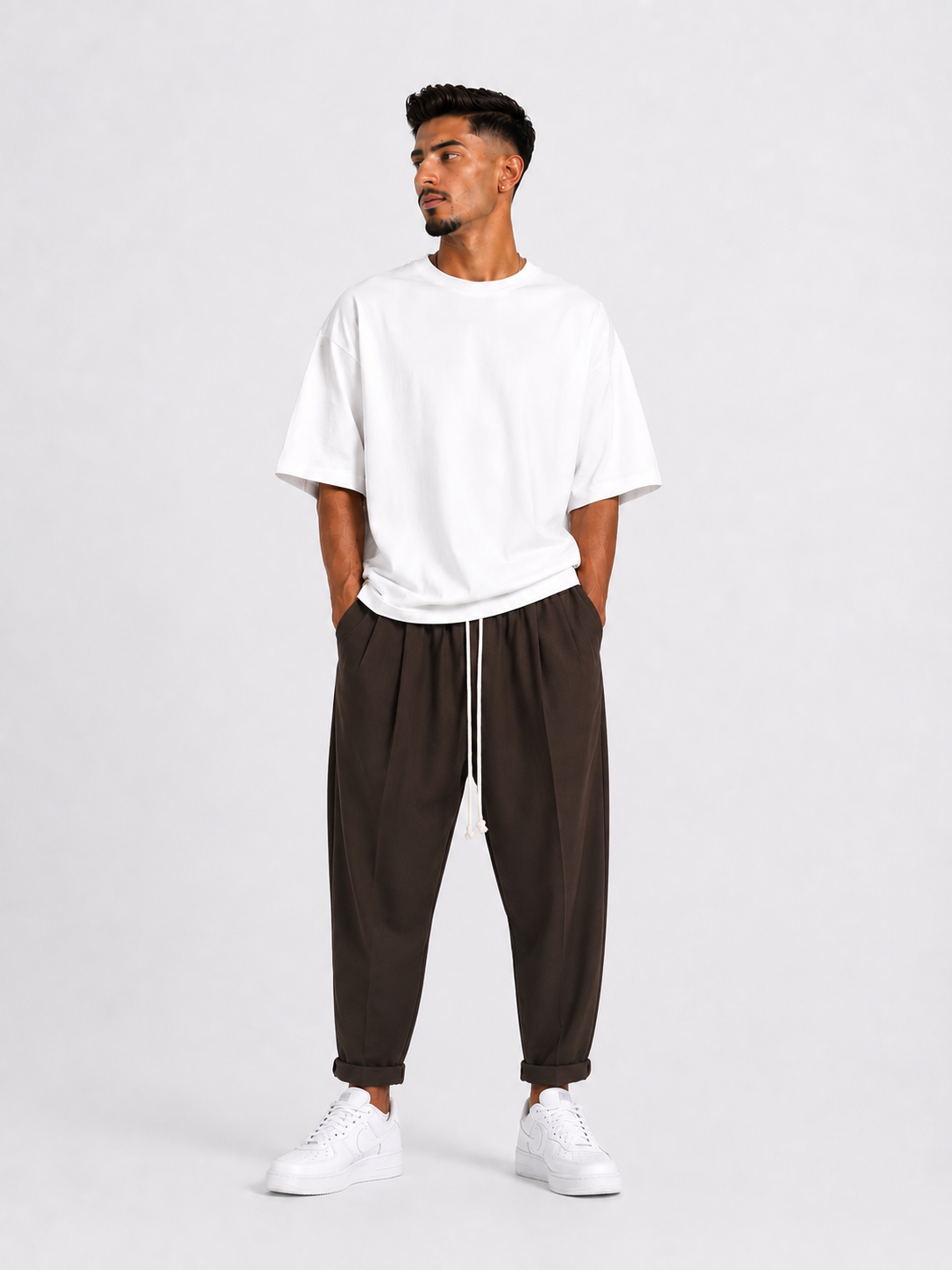 atelier axd barbat pantaloni maro slim siret lung Atelier AXD in tinuta moda urbana cu snur lung vizibil