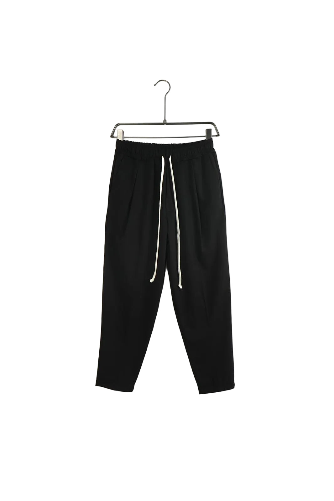 atelier axd pantaloni barbati regular fit negri snur lung Atelier AXD in tinuta moda urbana cu snur lung vizibil