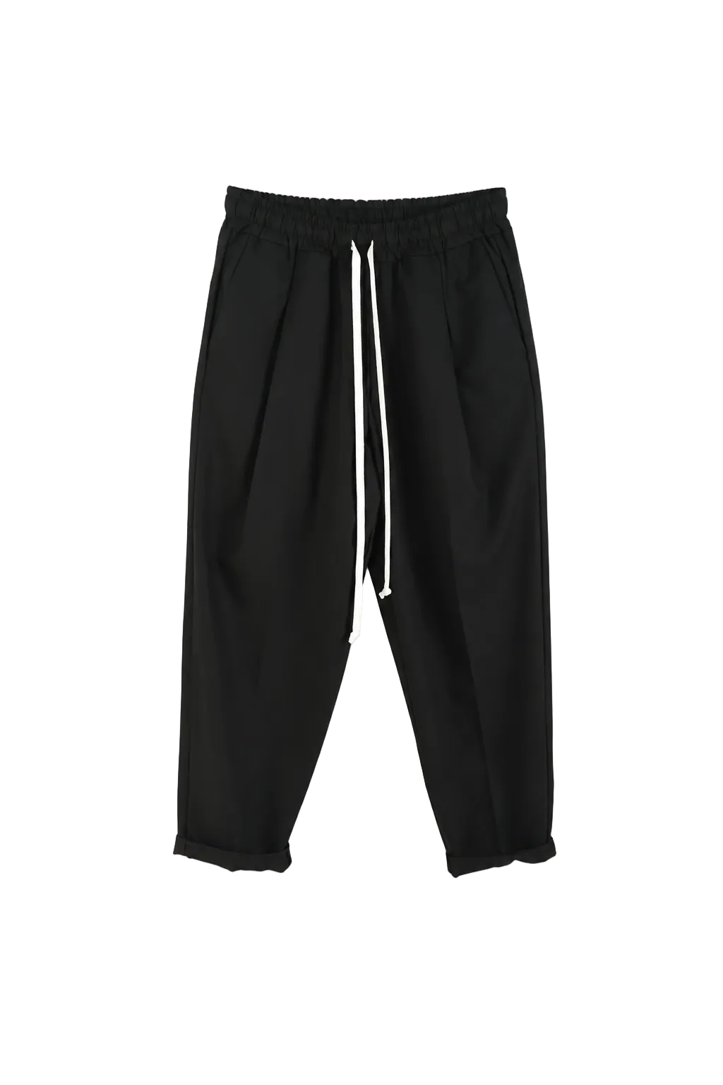 atelier axd pantaloni negri slim cu siret lung 2 Atelier AXD in tinuta moda urbana cu snur lung vizibil