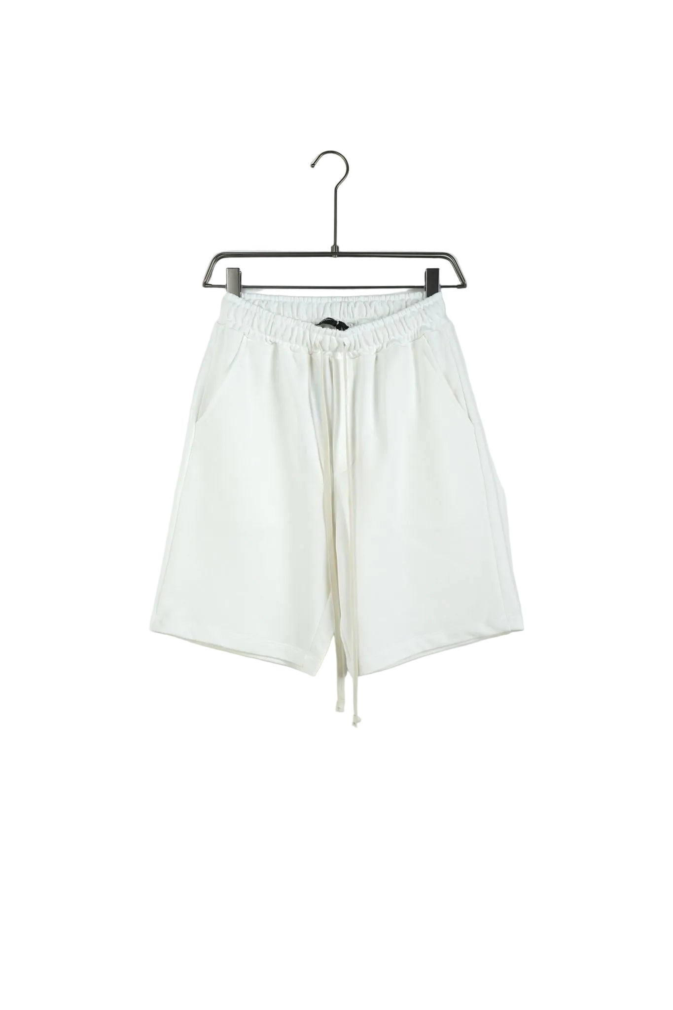 atelier axd pantaloni scurti unisex albi bumbac Atelier AXD in tinuta moda urbana cu snur lung vizibil