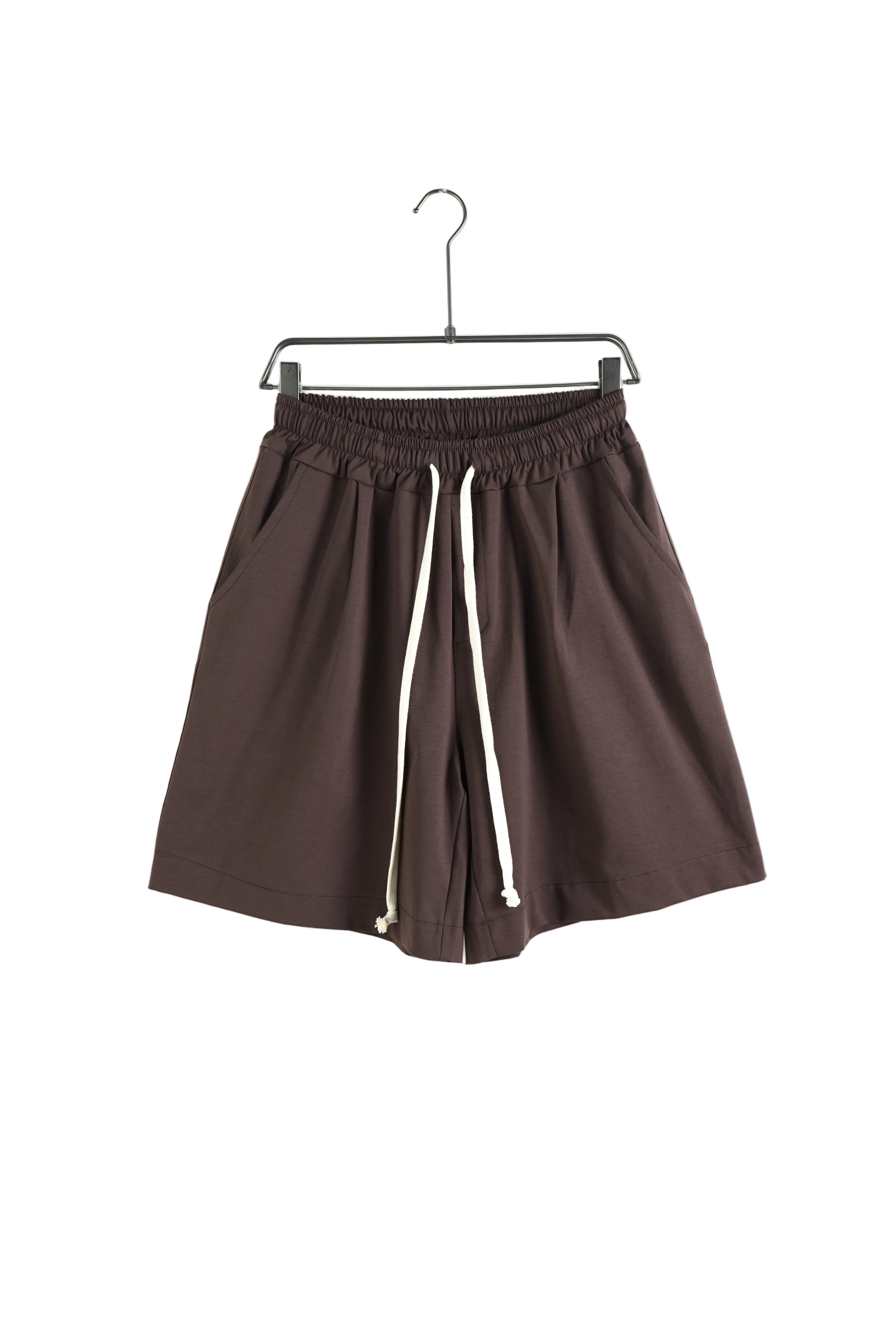 atelier axd pantaloni teracota cu snur lung detaliu Atelier AXD in tinuta moda urbana cu snur lung vizibil