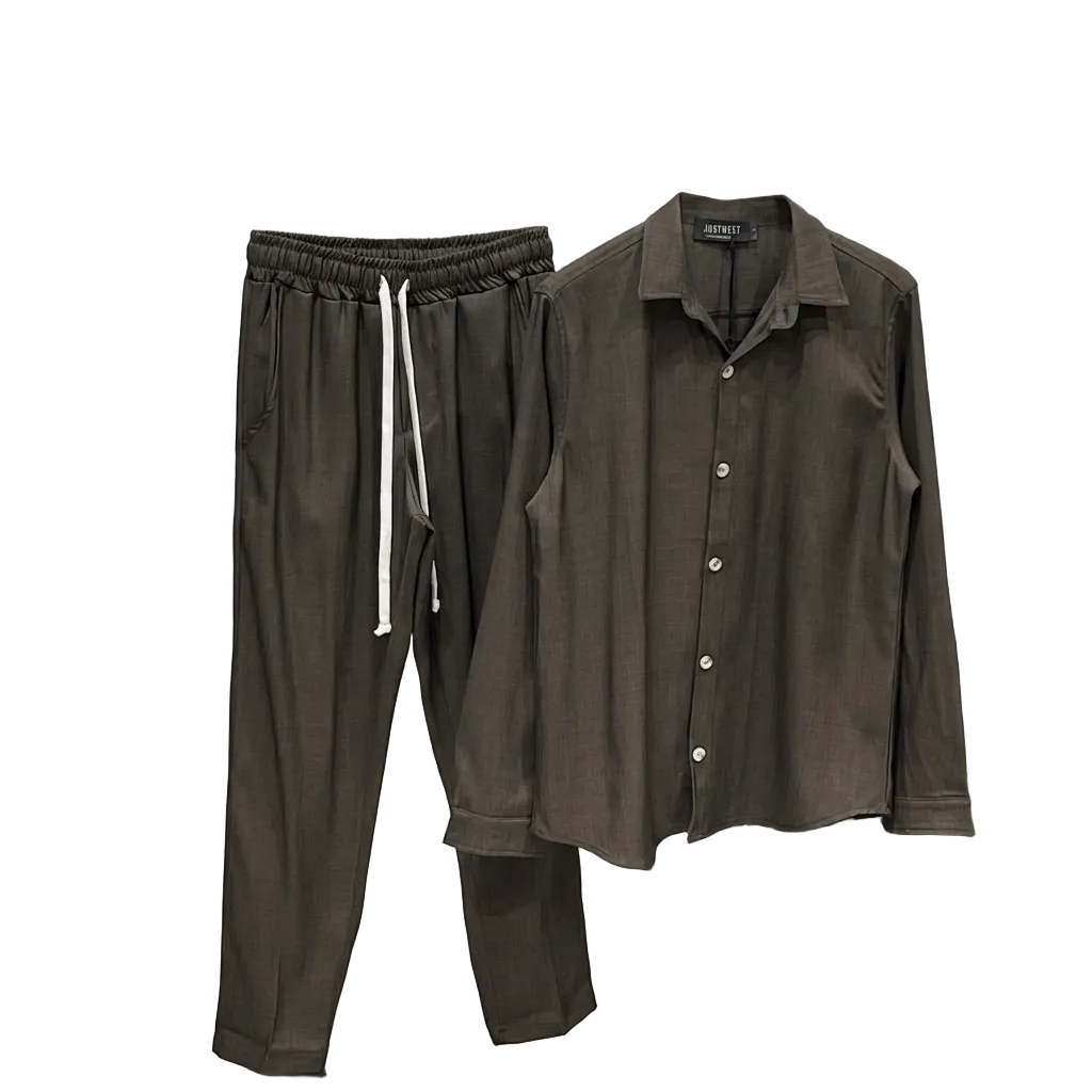 atelier axd set barbati maro inchis camasa pantaloni italia snur lu Atelier AXD in tinuta moda urbana cu snur lung vizibil