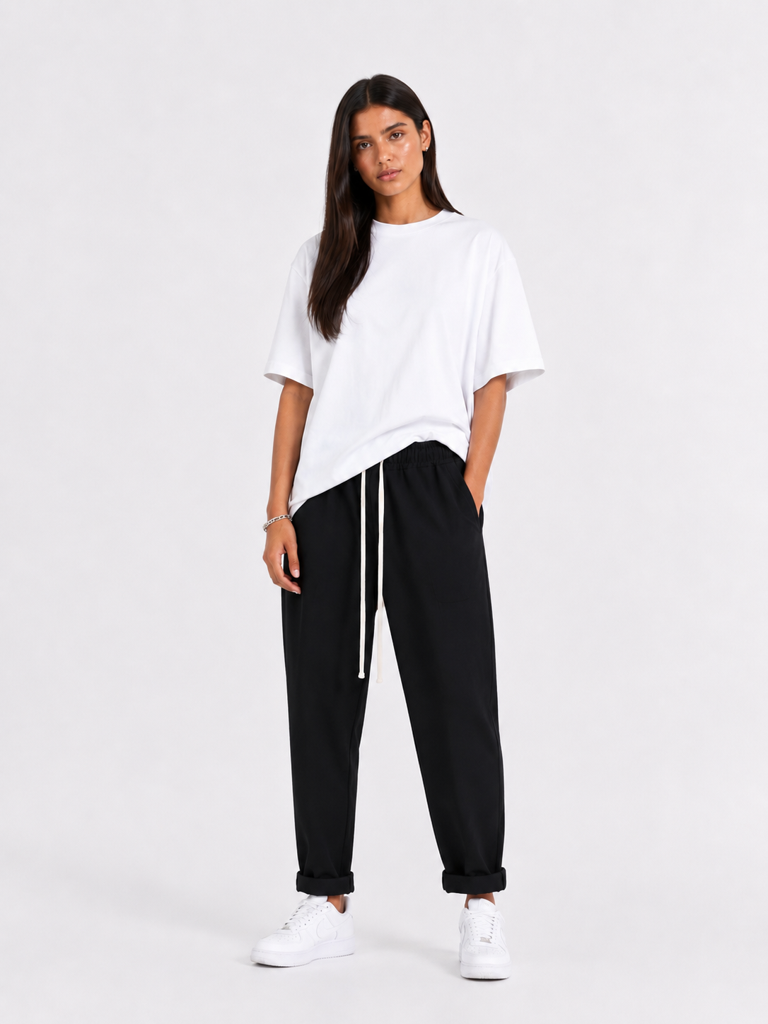 pantaloni barbati negri casual snur model feminin pantaloni negri casual Atelier AXD in tinuta moda urbana cu snur lung vizibil