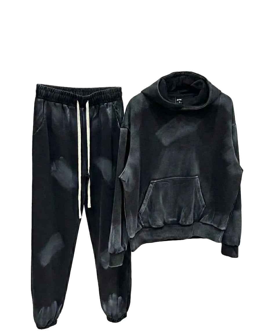 pantaloni cu snur lung atelier axd compleu barbati negru uzat nuant Atelier AXD in tinuta moda urbana cu snur lung vizibil
