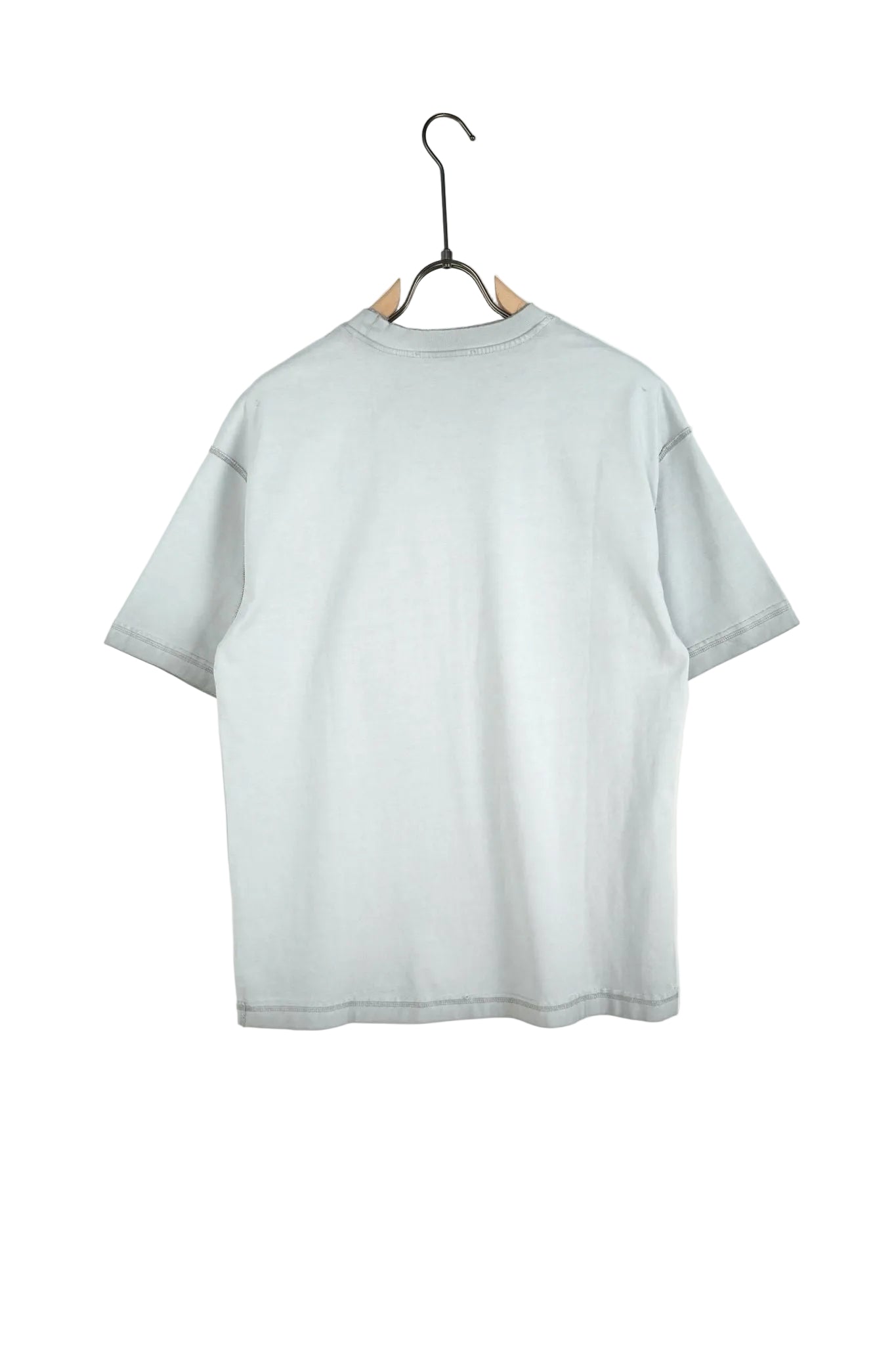 pantaloni cu snur lung tricou gri deschis barbati ti din bumbac loo tricou b 3 Atelier AXD in tinuta moda urbana cu snur lung vizibil