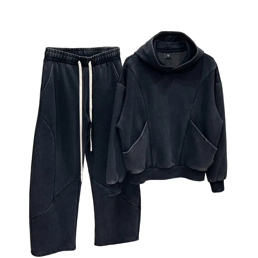 trening barbati bumbac negru spalat cusaturi pantaloni largi siret lung Atelier AXD in tinuta moda urbana cu snur lung vizibil