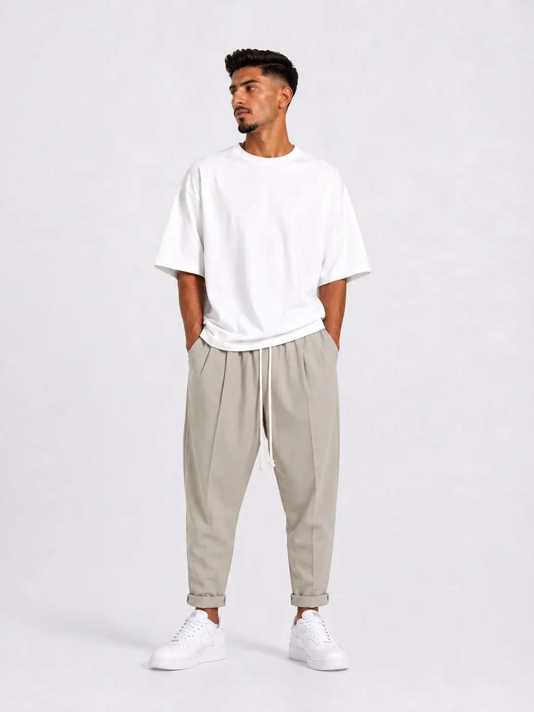 pantaloni cu snur lung purtati de persoana reala pentru Pantaloni albi cu snur lung: ghid vizual, imagine principala stil Atelier AXD