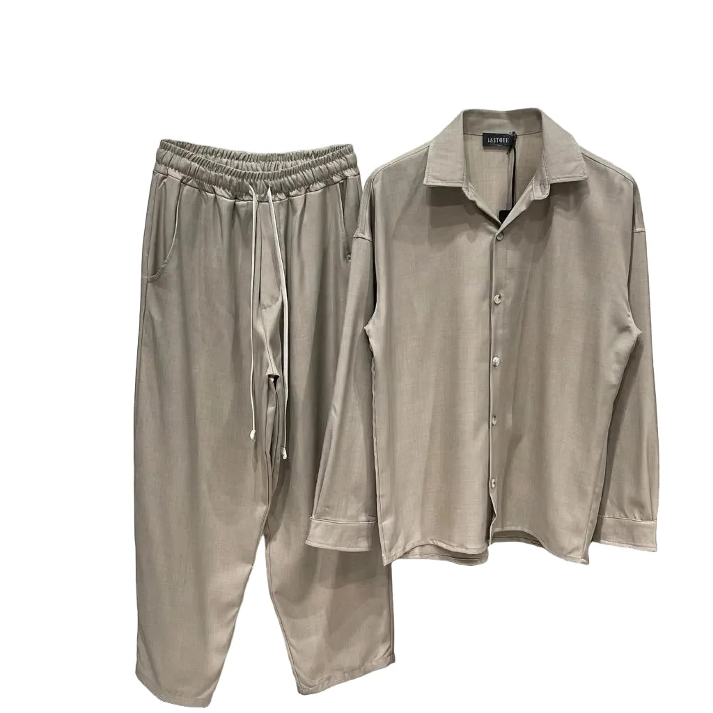 pantaloni cu snur lung purtati de persoana reala pentru Pantaloni cu snur lung daca esti scund: cum ii porti, detaliu de material si croiala stil Atelier AX