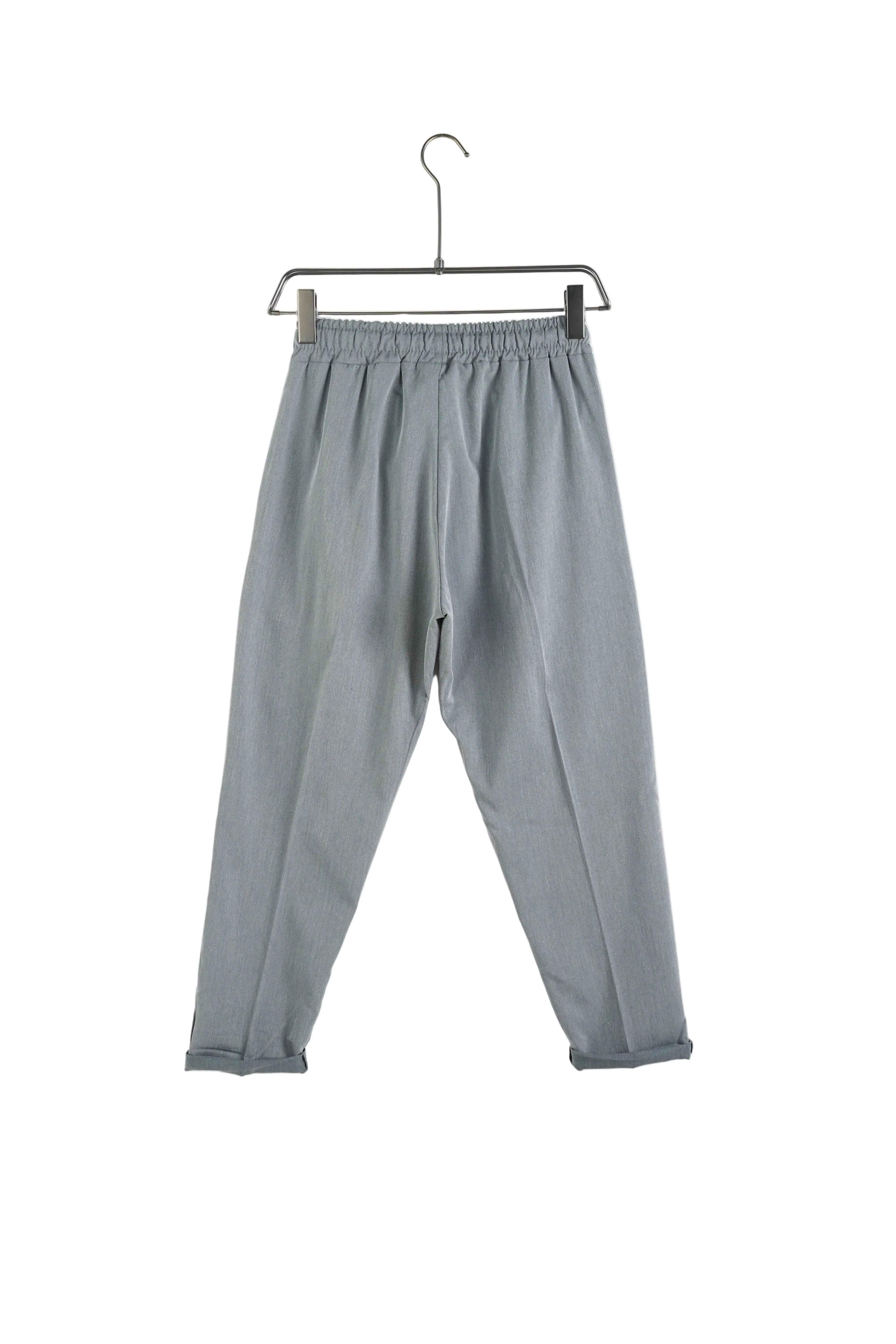 pantaloni cu snur lung purtati de persoana reala pentru Pantaloni cu snur lung pentru facultate: ghid vizual, detaliu de material si croiala stil Atelier AX