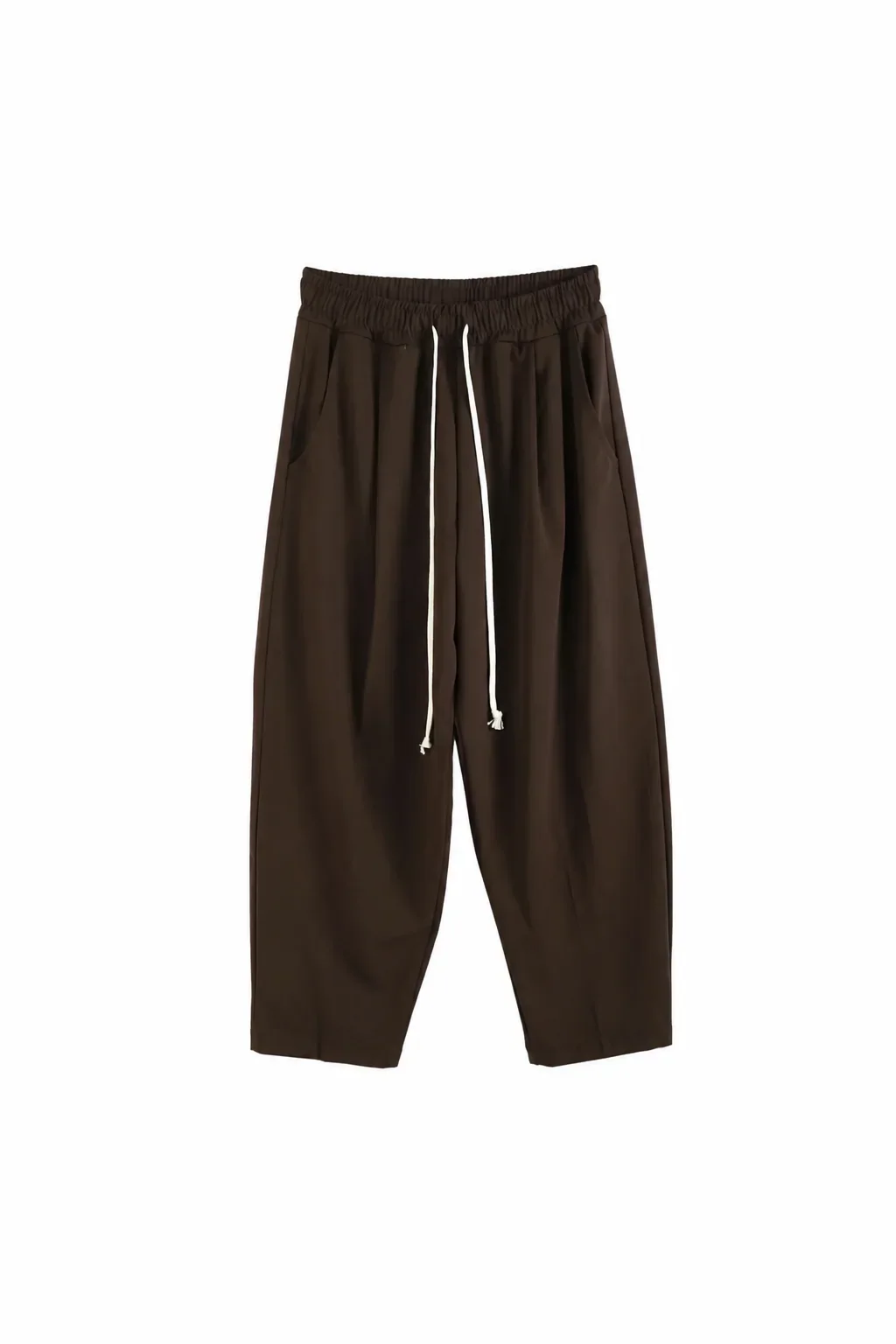 pantaloni cu snur lung purtati de persoana reala pentru Pantaloni wide leg, baggy si oversized barbati: diferente clare, imagine principala stil Atelier AXD