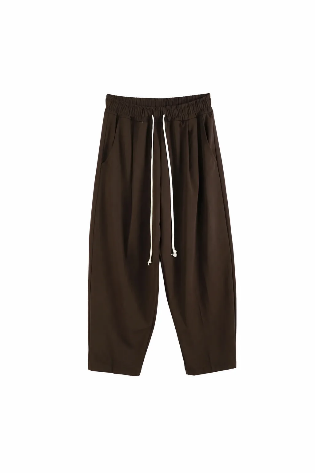Pantaloni oversized cu proportii curate